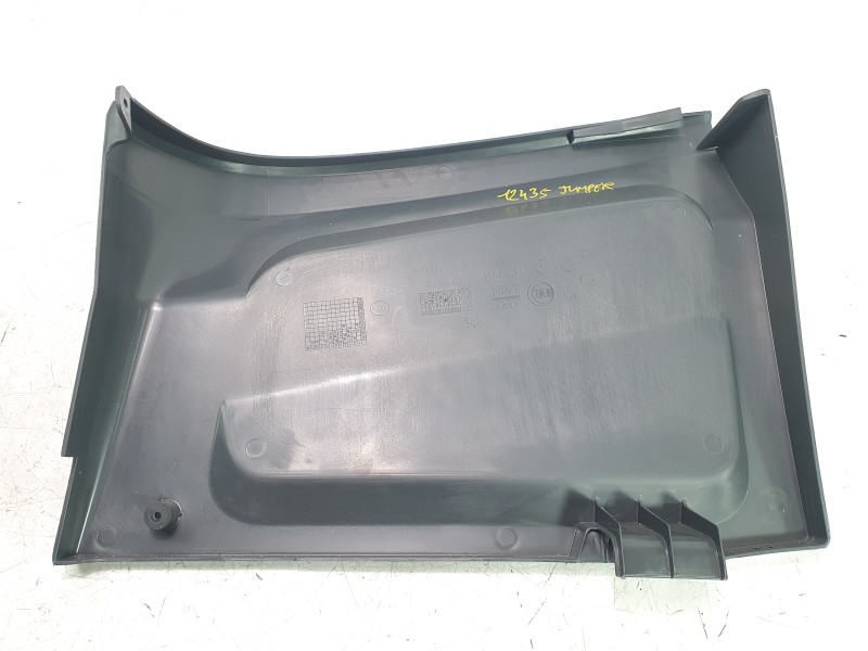 Recambio de moldura para citroën jumper furgon 3.5 l3 h2 bluehdi 14 s&s 6v referencia OEM IAM 011075  