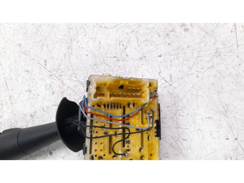 Recambio de mando limpia para renault captur limited referencia OEM IAM 255676085R  