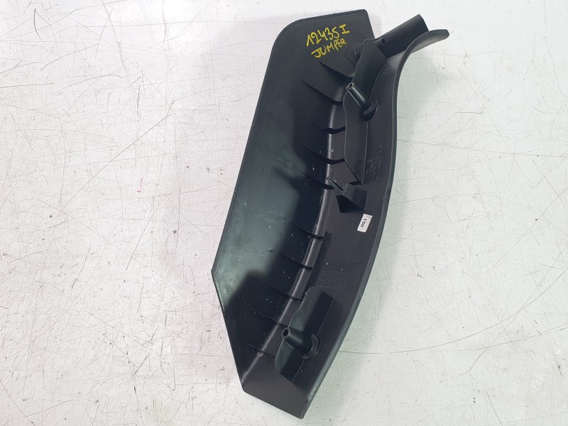 Recambio de moldura para citroën jumper furgon 3.5 l3 h2 bluehdi 14 s&s 6v referencia OEM IAM 1311460070  