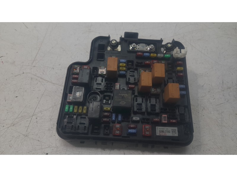 Recambio de caja reles / fusibles para ssangyong korando (c300) 1.5 referencia OEM IAM 8238037060  