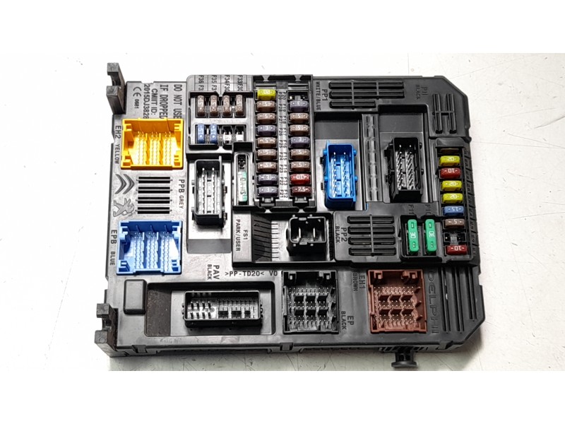 Recambio de caja reles / fusibles para peugeot 2008 (p1) allure referencia OEM IAM 9832881080  