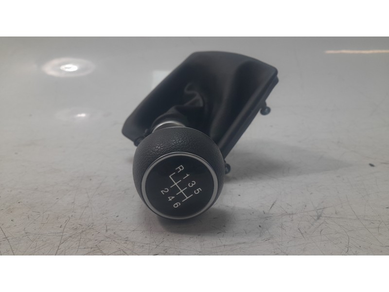 Recambio de pomo palanca cambio para ssangyong korando (c300) 1.5 referencia OEM IAM 7796637000  