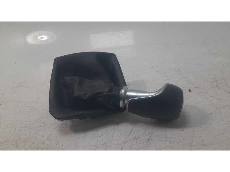 Recambio de pomo palanca cambio para ssangyong korando (c300) 1.5 referencia OEM IAM 7796637000  