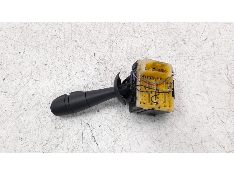 Recambio de mando limpia para renault captur limited referencia OEM IAM 255676085R  