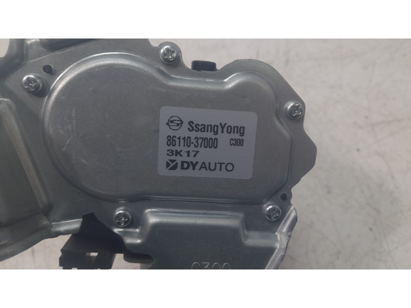 Recambio de motor limpia trasero para ssangyong korando (c300) 1.5 referencia OEM IAM 8611037000  