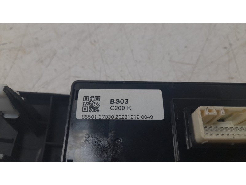 Recambio de botonera para ssangyong korando (c300) 1.5 referencia OEM IAM 8550137030  
