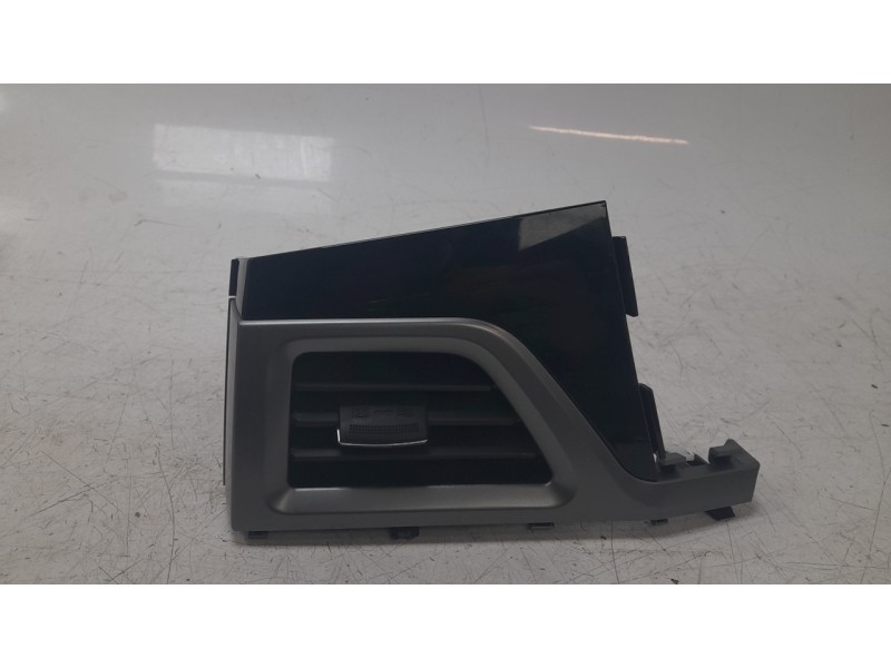 Recambio de rejilla aireadora para ssangyong korando (c300) 1.5 referencia OEM IAM 6963037000  