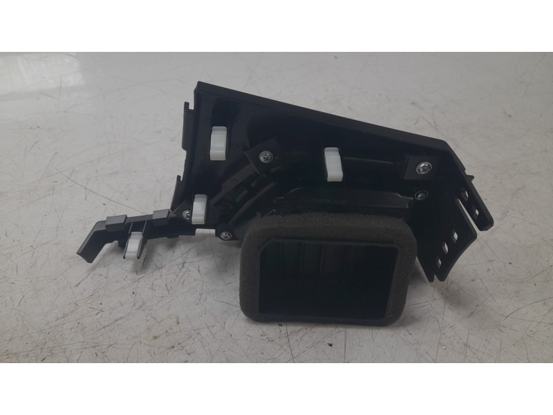 Recambio de rejilla aireadora para ssangyong korando (c300) 1.5 referencia OEM IAM 6963037000  