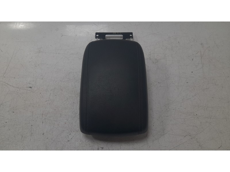 Recambio de apoyabrazos central para ssangyong korando (c300) 1.5 referencia OEM IAM 7792037000LBH  