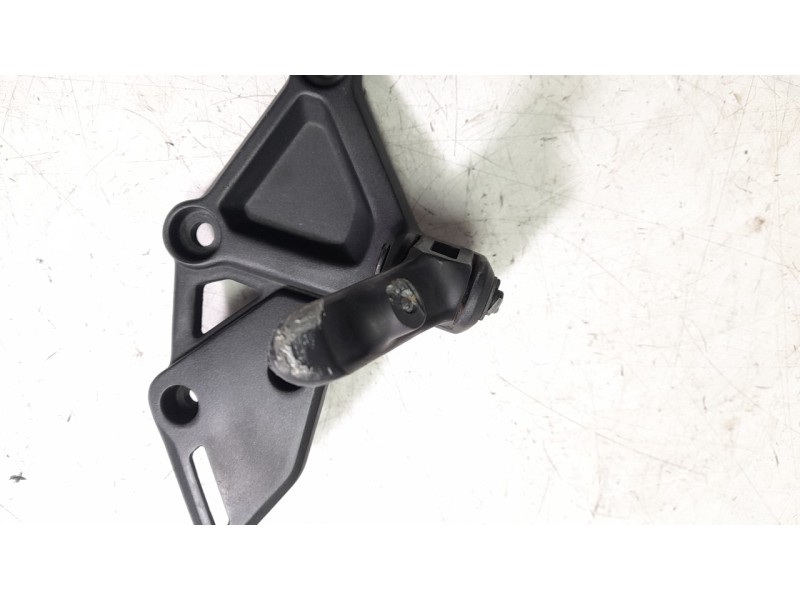 Recambio de estribo lateral para honda cb 650r cb 650r referencia OEM IAM 50600MKYDP0  