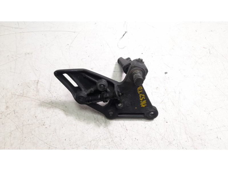 Recambio de estribo lateral para honda cb 650r cb 650r referencia OEM IAM 50600MKYDP0  