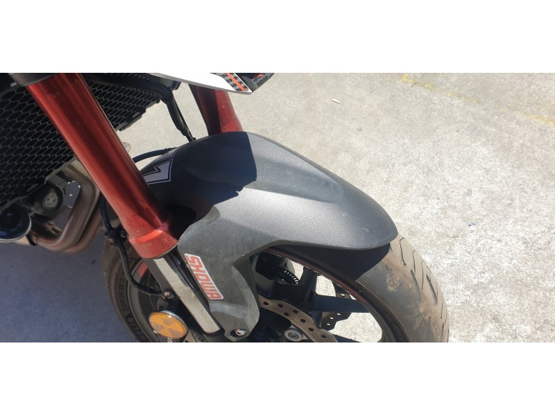 Recambio de guardabarros para honda cb 750 hornet referencia OEM IAM 61101MLBD00  