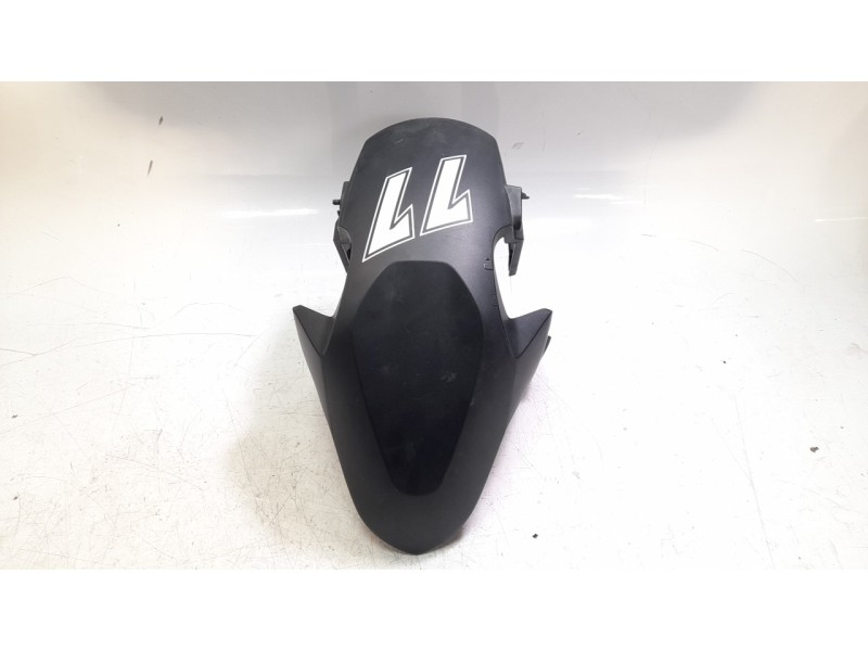 Recambio de guardabarros para honda cb 750 hornet referencia OEM IAM 61101MLBD00  