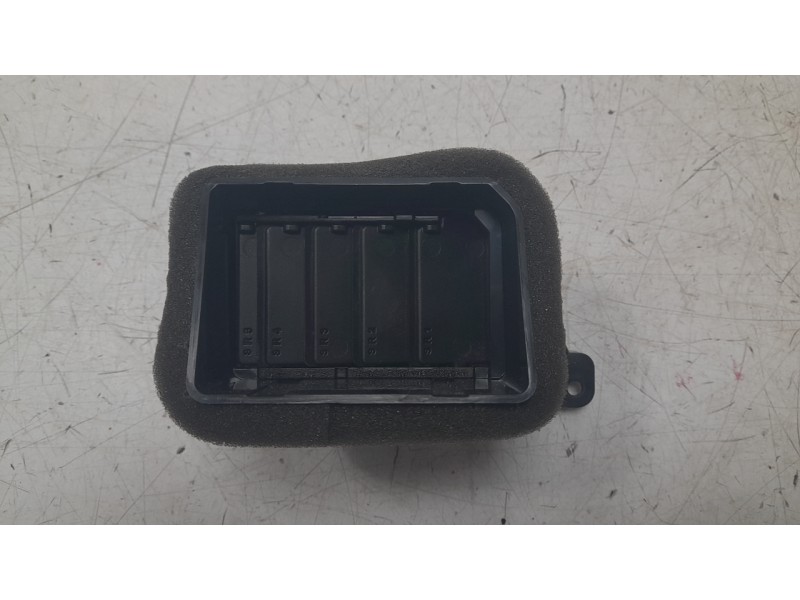 Recambio de rejilla aireadora para ssangyong korando (c300) 1.5 referencia OEM IAM 6964037000  