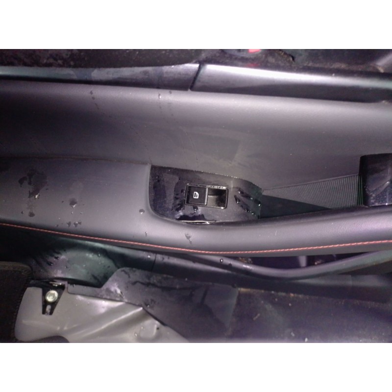 Recambio de mando elevalunas trasero izquierdo para mazda 3 hatchback (bp) 2.0 skyactiv-g m hybrid referencia OEM IAM   