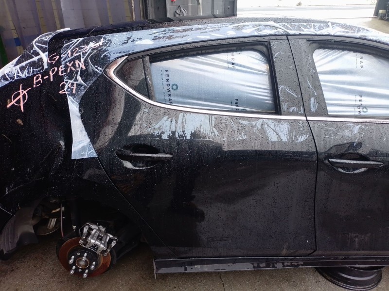 Recambio de puerta trasera derecha para mazda 3 hatchback (bp) 2.0 skyactiv-g m hybrid referencia OEM IAM   
