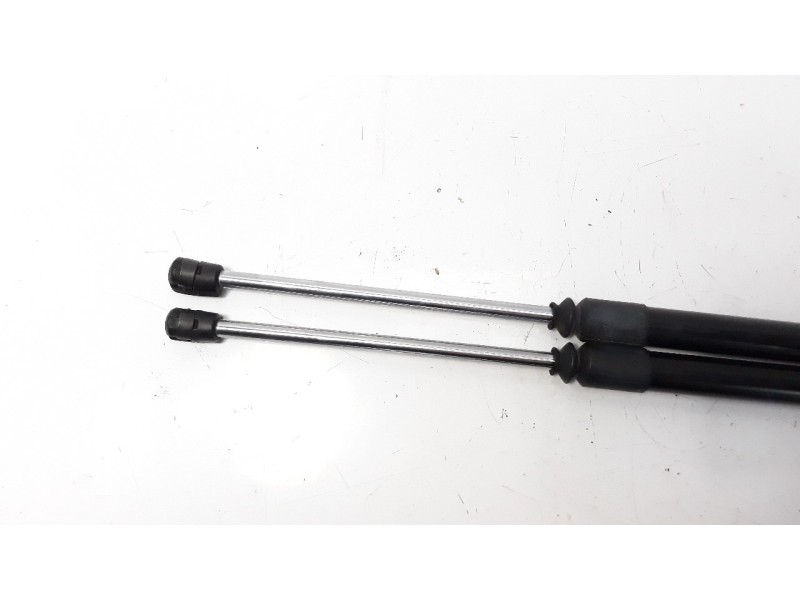 Recambio de amortiguadores de porton para lexus rx 3.5 v6 24v cat referencia OEM IAM 689600E030  