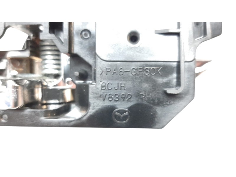 Recambio de maneta interior delantera derecha para mazda 3 sedán (bp) evolution referencia OEM IAM BCJHV8392  