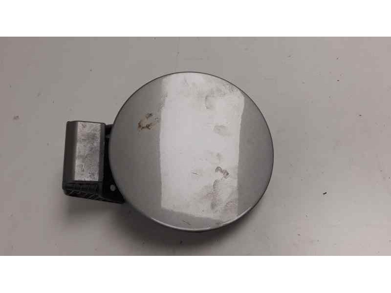 Recambio de tapa exterior combustible para kia carens ( ) drive referencia OEM IAM 31030A4000  