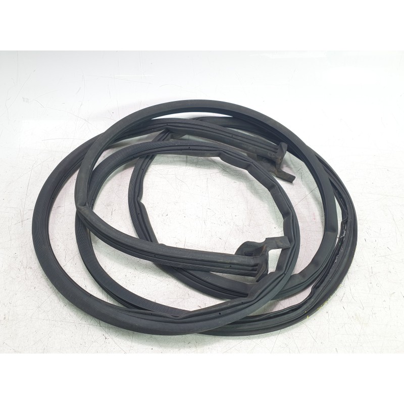 Recambio de gomas contorno puerta para citroën jumper furgon 3.5 l3 h2 bluehdi 14 s&s 6v referencia OEM IAM 1636940280 134393808