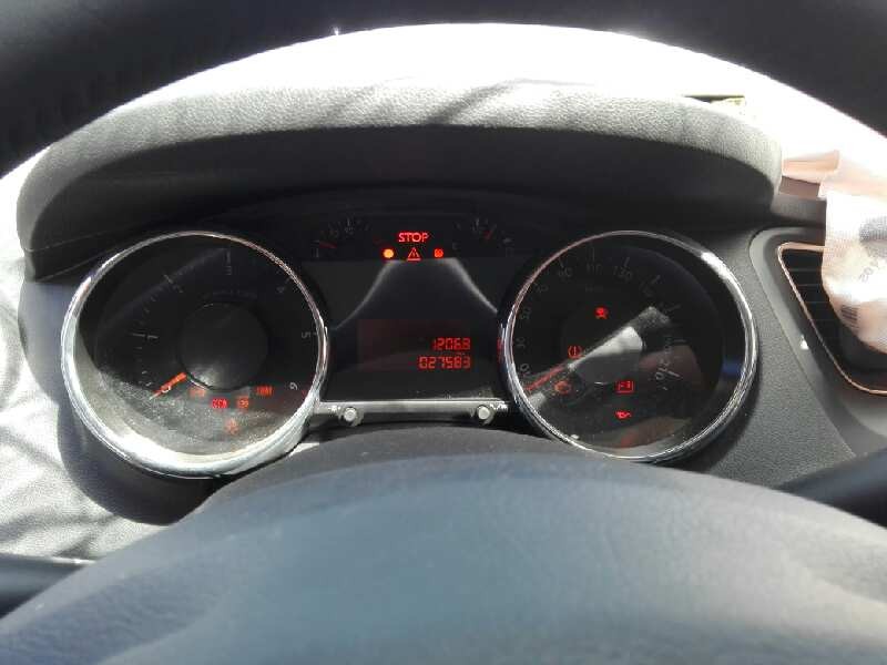 peugeot 5008 del año 2015