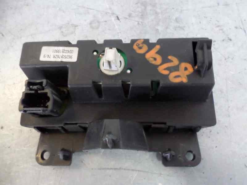 Recambio de pantalla multifuncion para peugeot 206 berlina x-line referencia OEM IAM 96250976ZR  