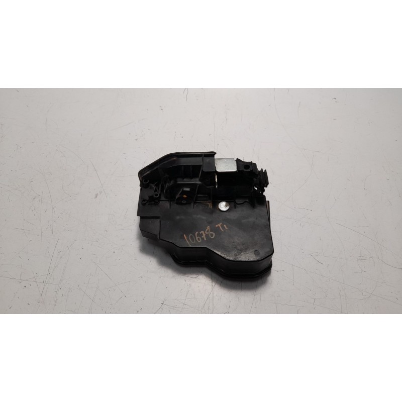 Recambio de cerradura puerta trasera izquierda para bmw serie 1 lim. (f20) 1.6 turbodiesel referencia OEM IAM 51227229459 CRDBMW