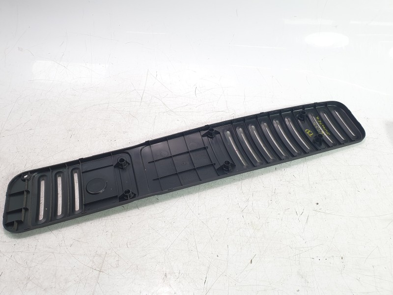 Recambio de moldura para citroën jumper furgon 3.5 l3 h2 bluehdi 14 s&s 6v referencia OEM IAM 1308468070  