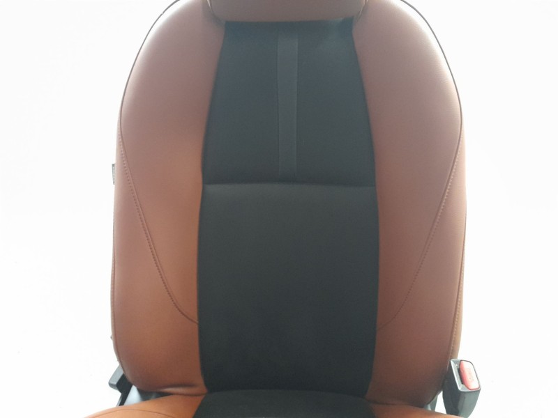 Recambio de juego asientos completo para mazda 3 hatchback (bp) 2.0 skyactiv-g m hybrid referencia OEM IAM BDGF88162  