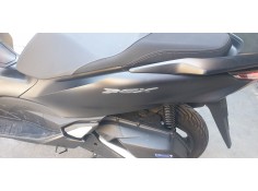 Recambio de moldura para honda pcx 125 pcx 125 referencia OEM IAM 83610K1ZJ100 83650K1YJ50ZK  2