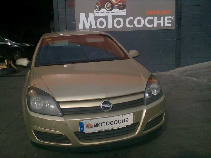 opel astra h berlina del año 2004