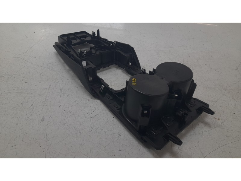 Recambio de moldura para audi a3 (8v1, 8vk) 1.6 tdi referencia OEM IAM 8V1864261G  