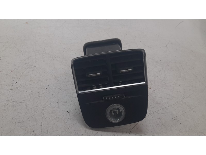 Recambio de rejilla aireadora para audi a3 (8v1, 8vk) 1.6 tdi referencia OEM IAM 8V0819203A  
