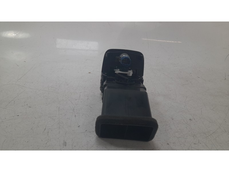 Recambio de rejilla aireadora para audi a3 (8v1, 8vk) 1.6 tdi referencia OEM IAM 8V0819203A  