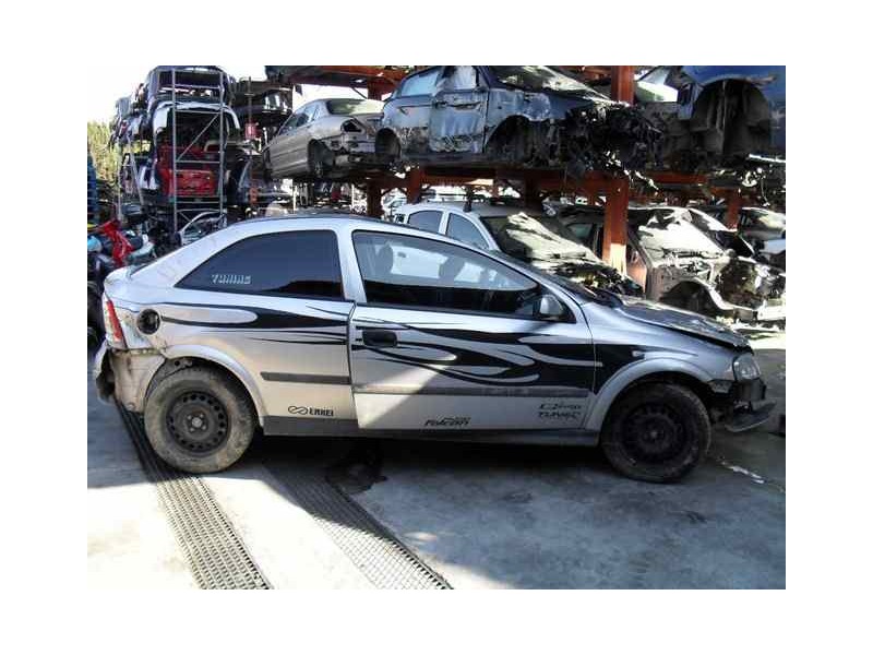 opel astra g berlina del año 2000