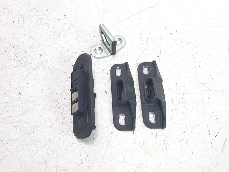 Recambio de resbalon cerradura puerta trasera derecha para citroën jumper furgon 3.5 l3 h2 bluehdi 14 s&s 6v referencia OEM IAM 