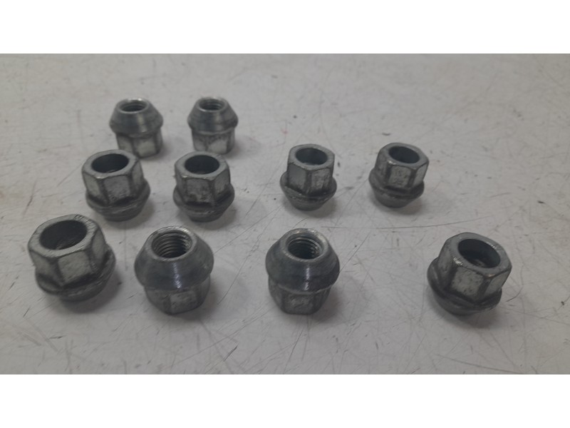 Recambio de juego tornillos de rueda para opel insignia b grand sport (z18) 2.0 (68) referencia OEM IAM 44949  