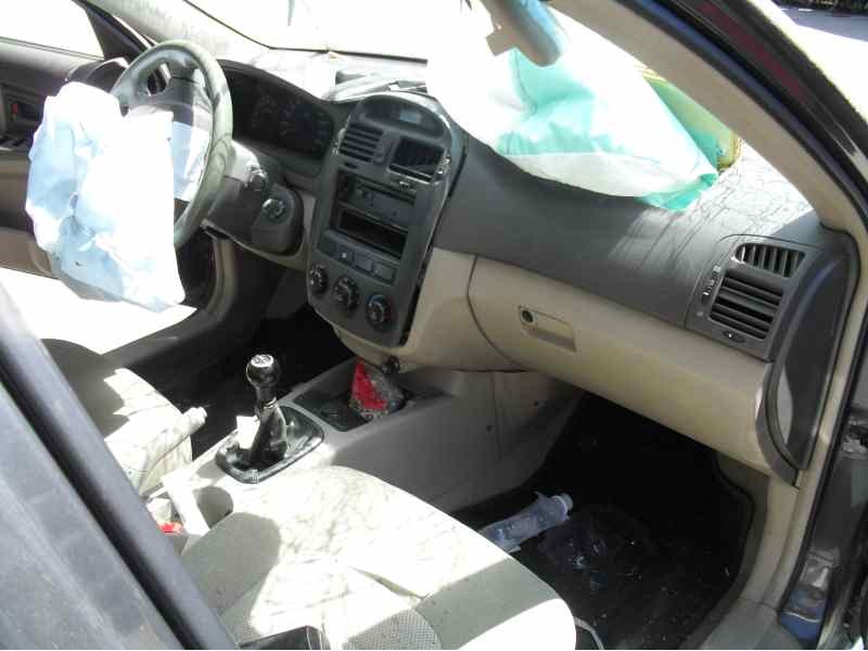 kia cerato del año 2004