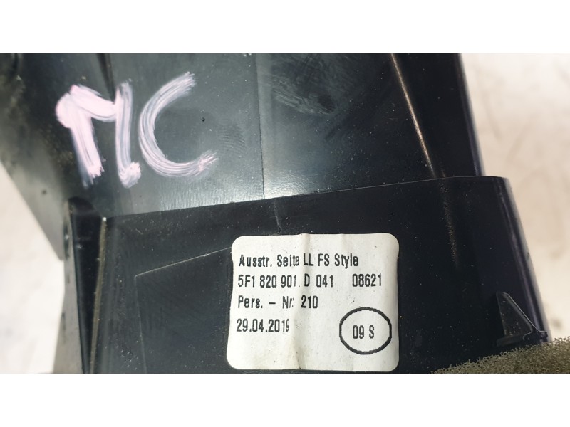 Recambio de rejilla aireadora para seat leon (5f1) 1.5 tsi referencia OEM IAM 5F1820901D  