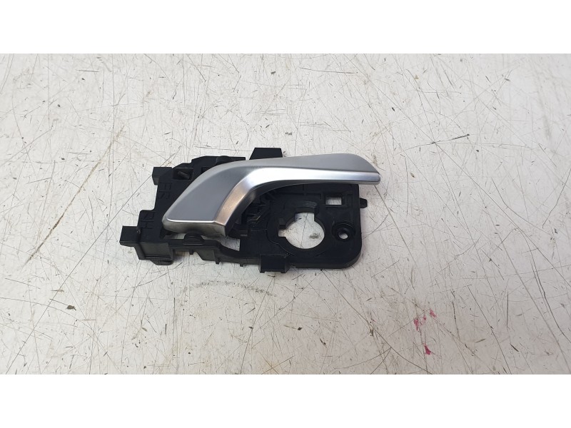 Recambio de maneta interior delantera derecha para kia rio iv (yb, sc, fb) 1.25 referencia OEM IAM 82623H8500  