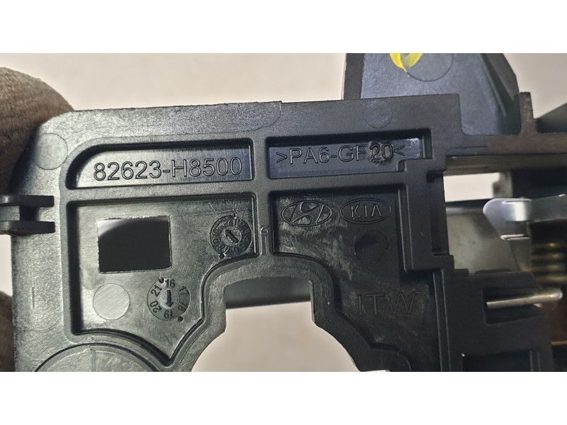 Recambio de maneta interior delantera derecha para kia rio iv (yb, sc, fb) 1.25 referencia OEM IAM 82623H8500  