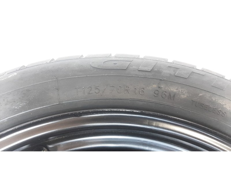 Recambio de neumatico repuesto para renault captur limited referencia OEM IAM T1257016  