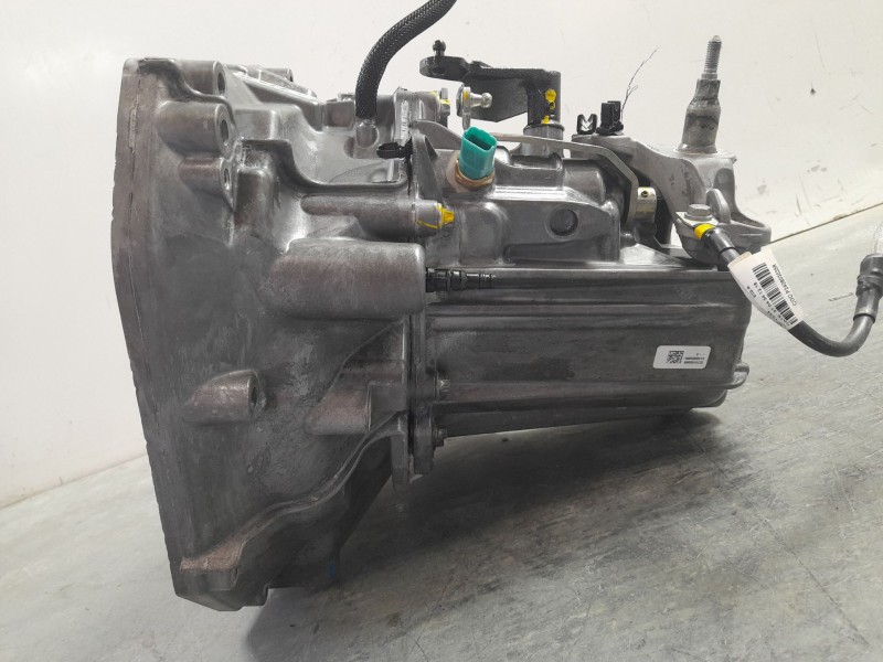 Recambio de caja cambios para dacia duster iii eco-g 100 essential referencia OEM IAM 320108995R JT4027 