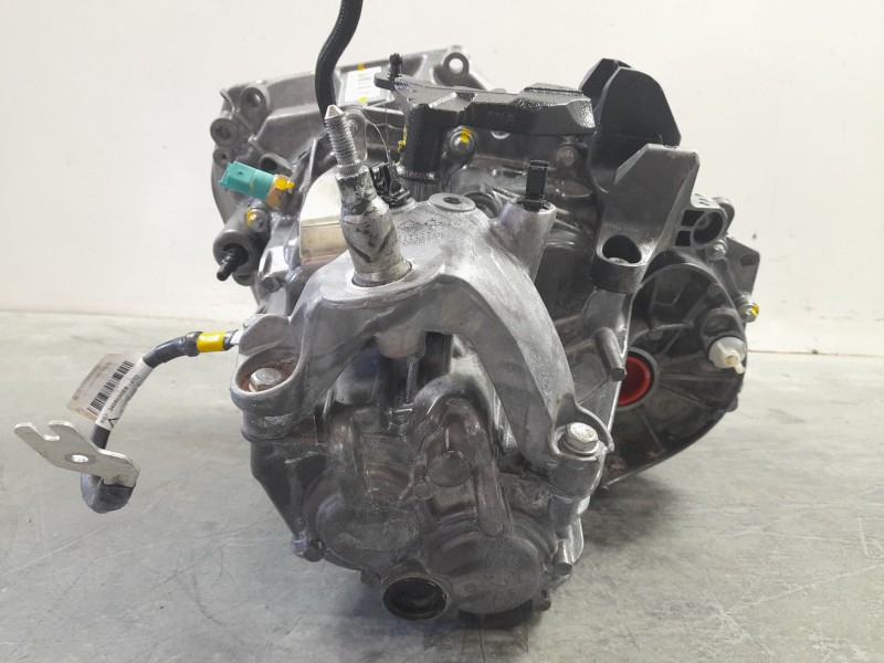 Recambio de caja cambios para dacia duster iii eco-g 100 essential referencia OEM IAM 320108995R JT4027 