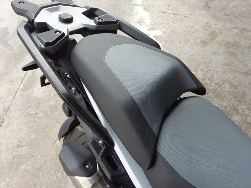 Recambio de asiento trasero para bmw r 1300 gs referencia OEM IAM   