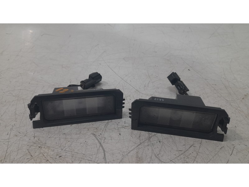 Recambio de piloto matricula para hyundai i30 (pde, pd, pden) 2.0 n referencia OEM IAM 92501G2000  