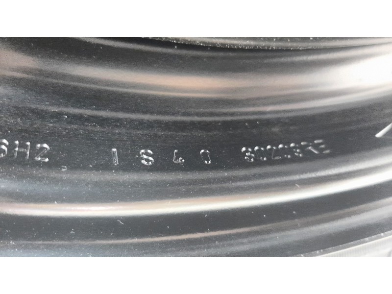 Recambio de neumatico repuesto para renault captur limited referencia OEM IAM T1257016  