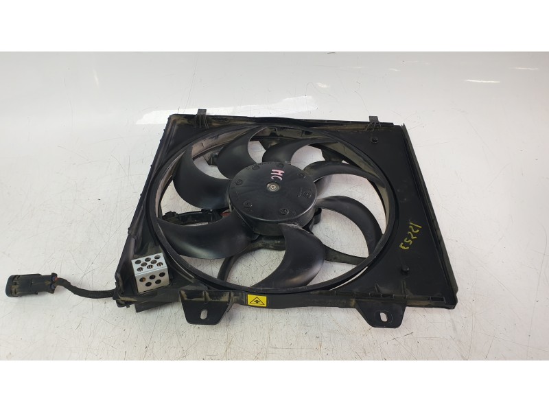Recambio de electroventilador para opel corsa f (p2jo) 1.2 (68) referencia OEM IAM TP1227720710 TP0421730040 