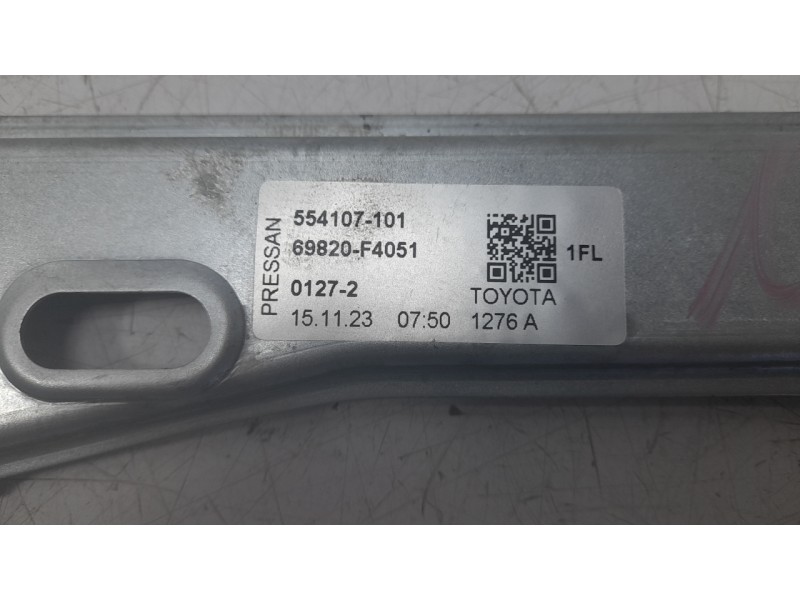 Recambio de elevalunas delantero izquierdo para toyota c-hr hybrid active referencia OEM IAM 69820F4051  