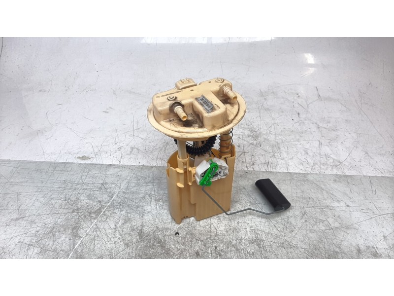 Recambio de bomba combustible para renault captur limited referencia OEM IAM 172021275R  
